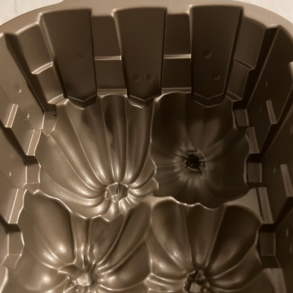 Nordic Ware Fall Pumpkin Harvest Loaf Pan - Picture 6 of 7